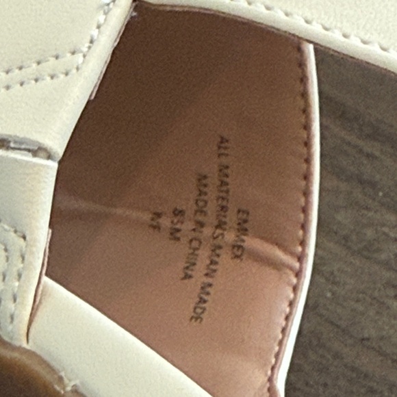 AEROSOLES 8.5 Emmex Cream Block Heel Sandals - Picture 6 of 13